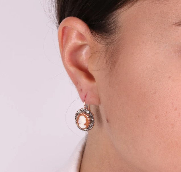 ORECCHINI CON CAMEO