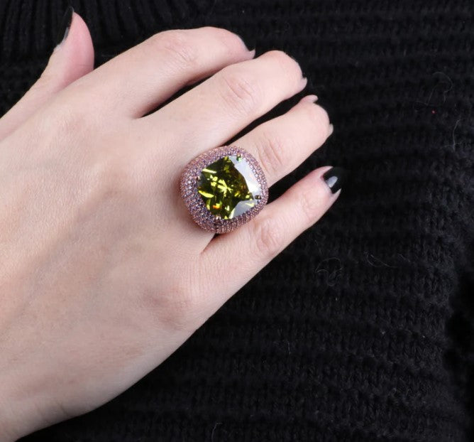 ANELLO FASCIA CON ZIRCONE GHIACCIO