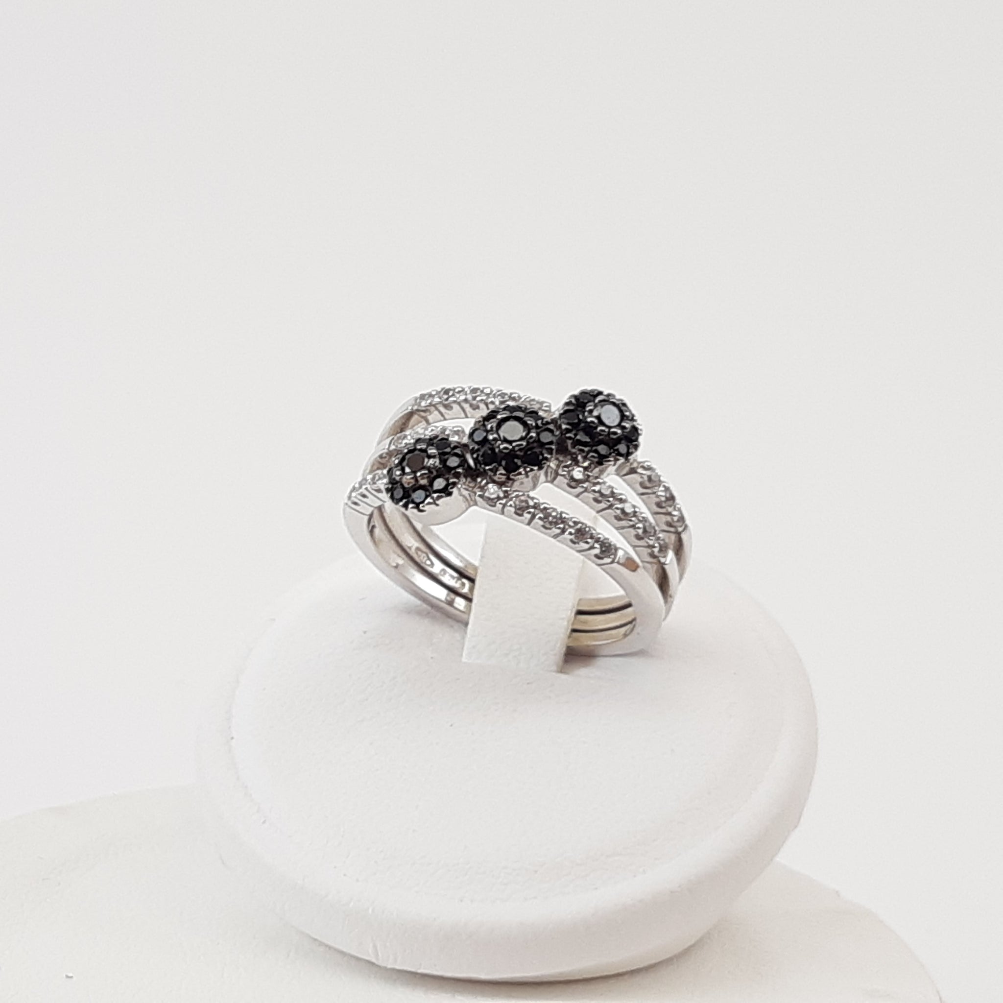 ANELLO SPINELLI NERI