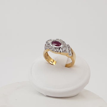 ANELLO CLASSICO IN ORO CON ZIRCONI E SPINELLO