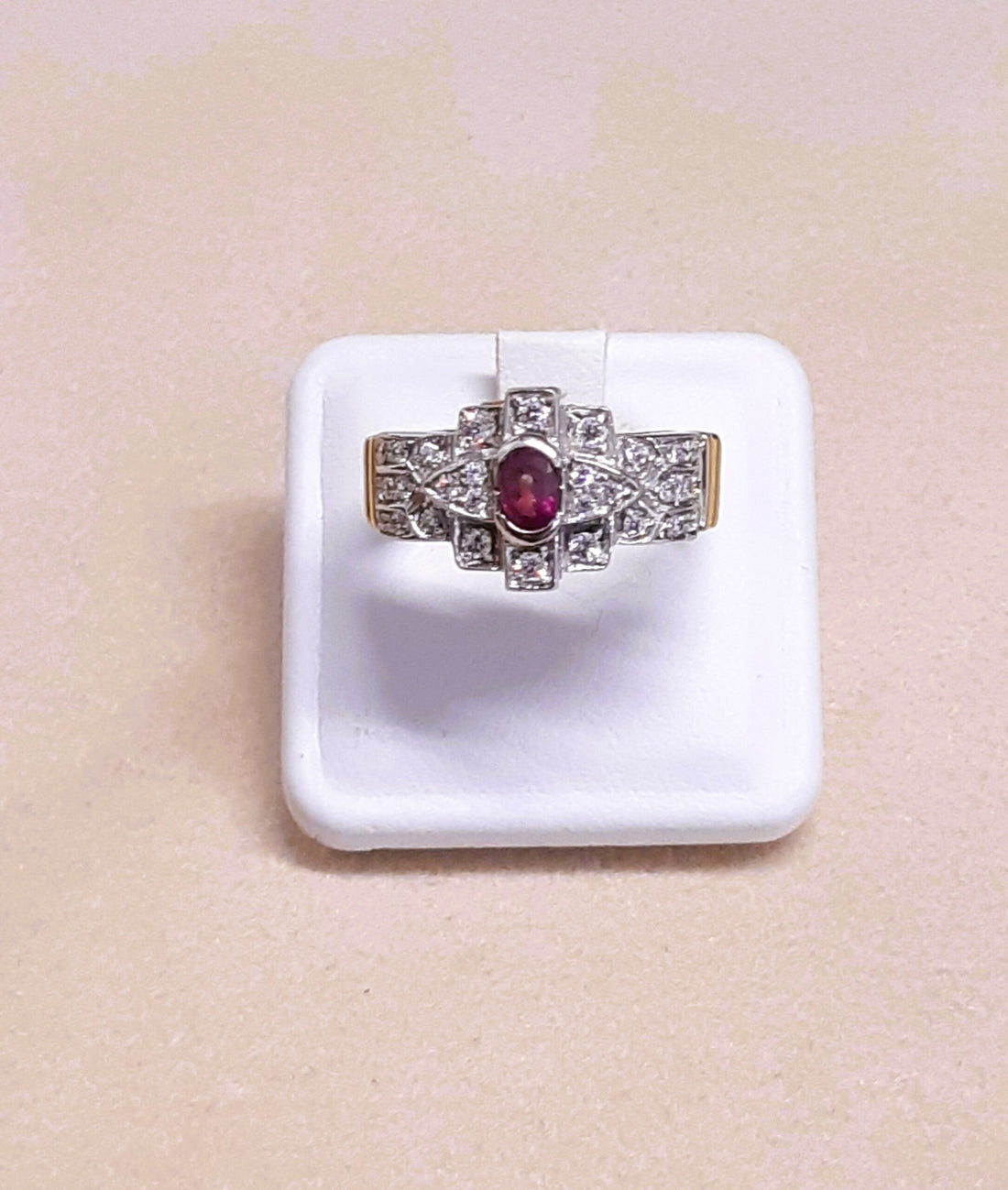 ANELLO IN ORO CON TORMALINA E ZIRCONI