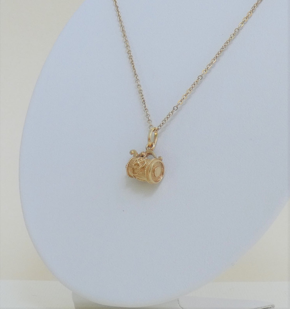 CIONDOLO IN ORO GIALLO