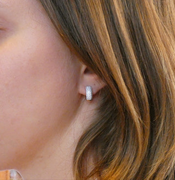 ORECCHINI ANELLA CON PAVE'